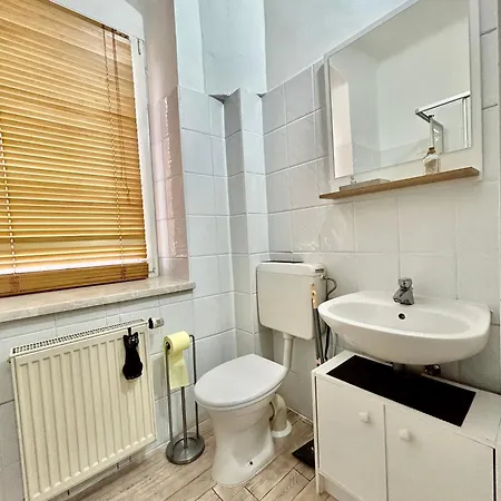 Apartment In - Mit Parkplatz & 2 Schlafzimmer *