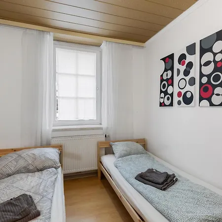 In - Mit Parkplatz & 2 Schlafzimmer شقة