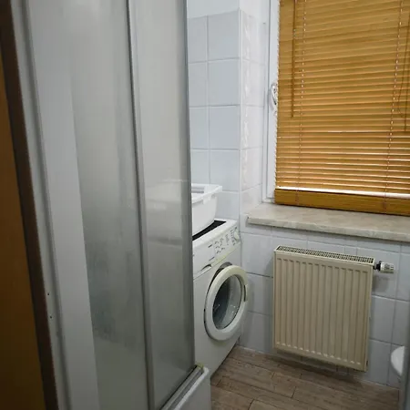 Apartment In - Mit Parkplatz & 2 Schlafzimmer *