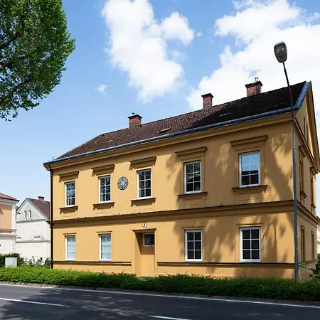 In - Mit Parkplatz & 2 Schlafzimmer *