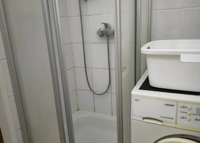 In - Mit Parkplatz & 2 Schlafzimmer 公寓 *